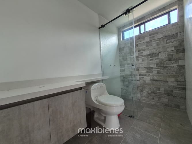 Casa de 4 alcobas en venta en Chaparral, Guarne, 220 m² · foto 23 de 24