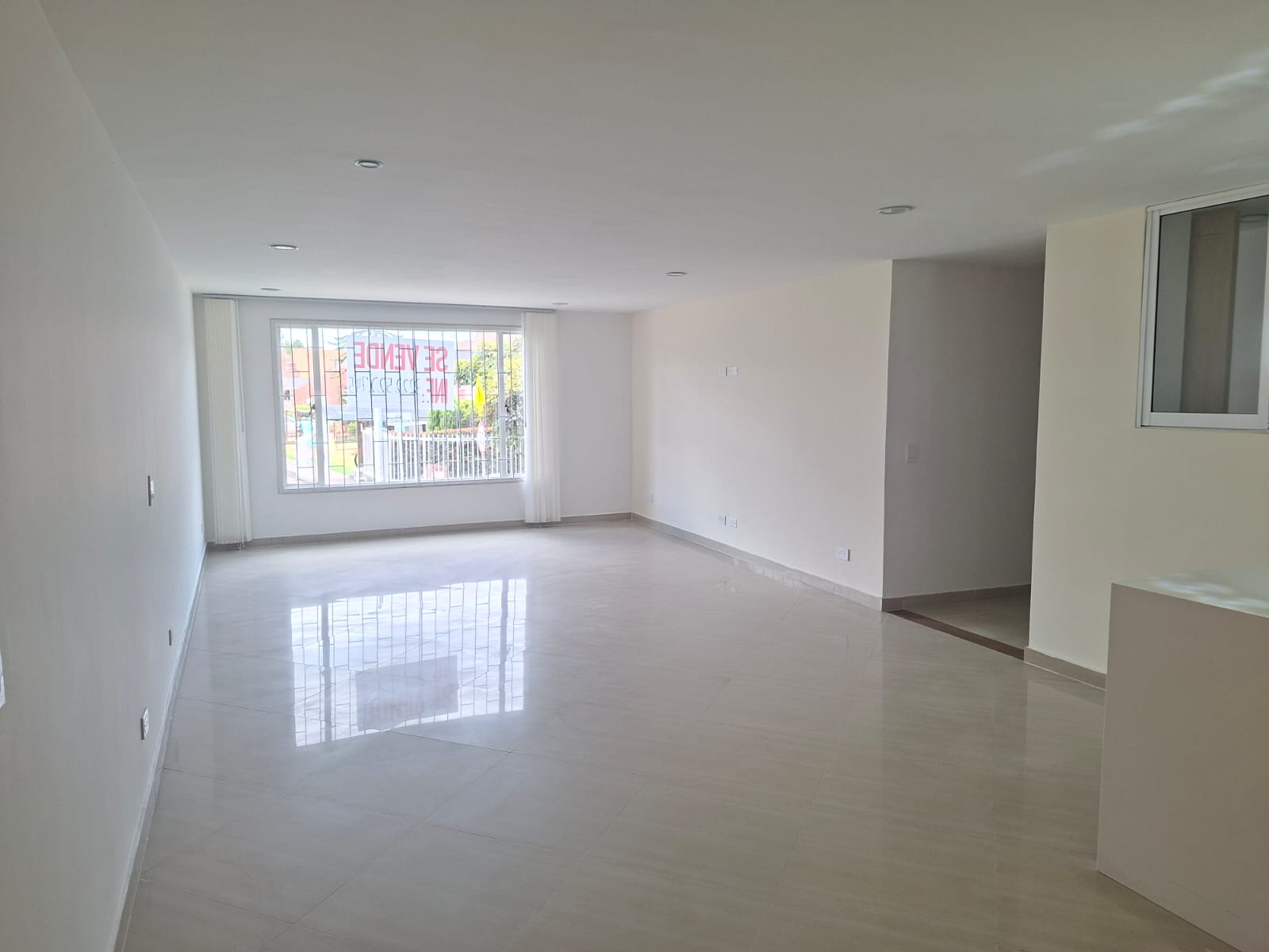 Apartamento en venta en Alhambra, Bogotá · foto 2 de 17