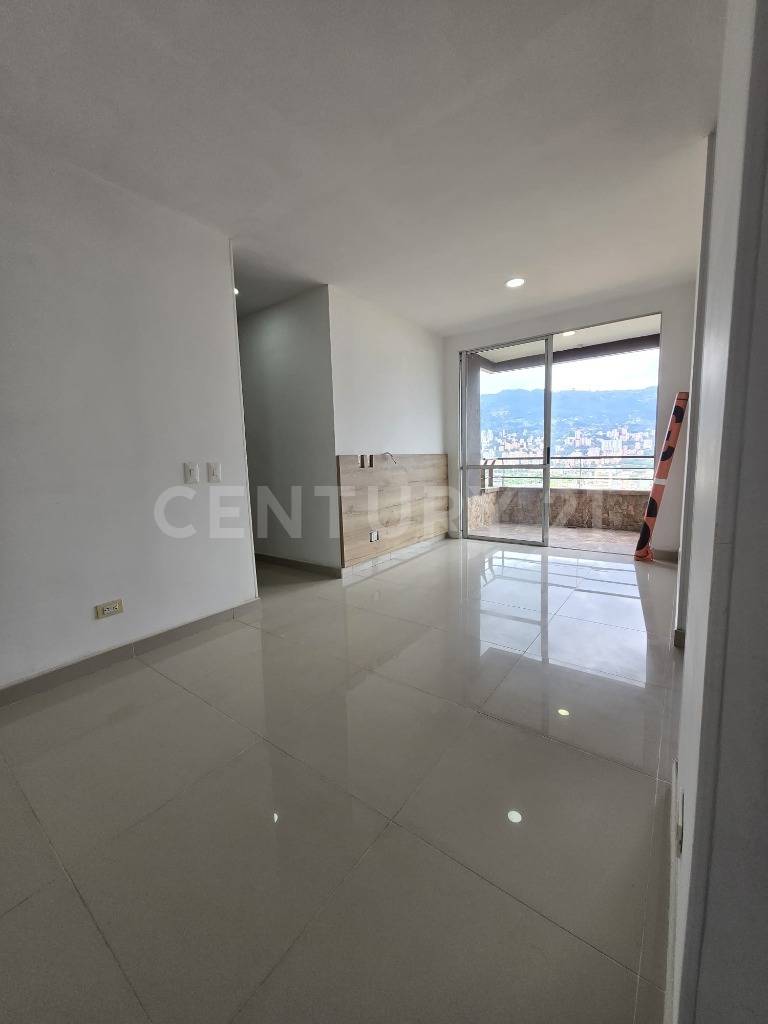 Apartamento en venta en Villa Del Parque, Itagüí · foto 2 de 15