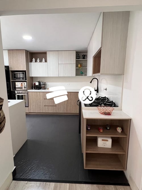 Apartamento de 2 alcobas en venta en El Poblado, Medellín, 162 m² · foto 2 de 22