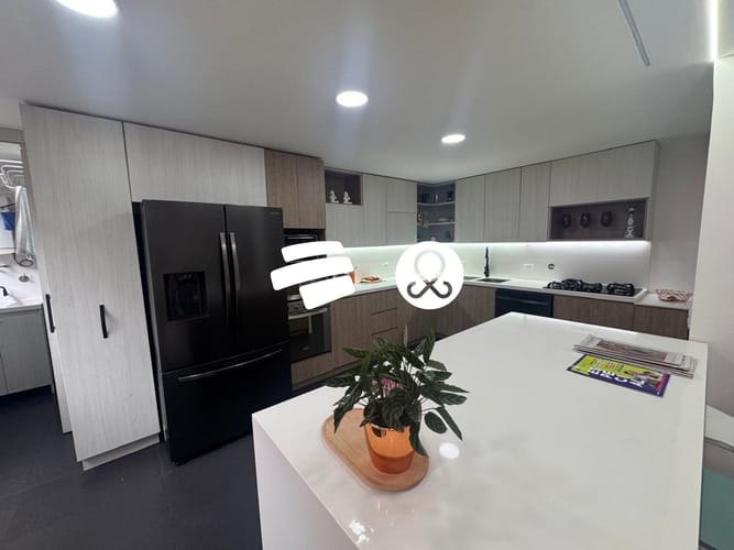 Apartamento de 2 alcobas en venta en El Poblado, Medellín, 162 m² · foto 3 de 22