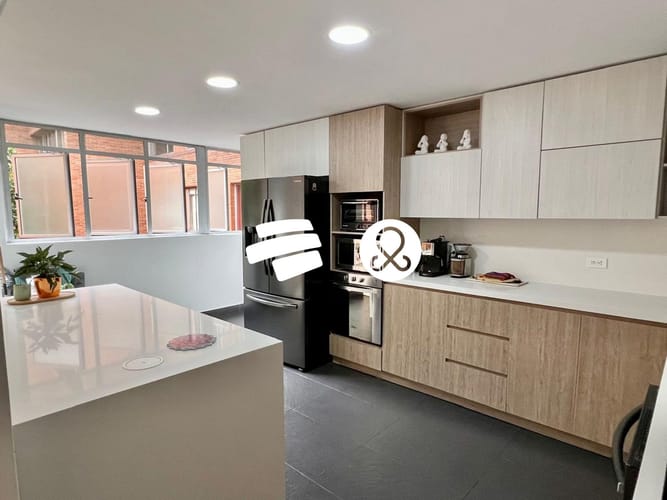 Apartamento de 2 alcobas en venta en El Poblado, Medellín, 162 m² · foto 4 de 22