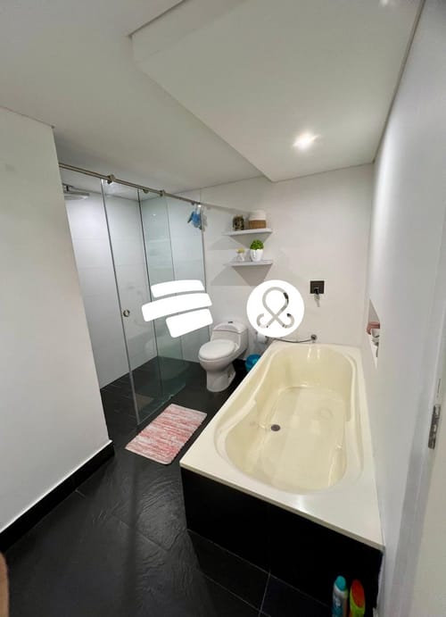 Apartamento de 2 alcobas en venta en El Poblado, Medellín, 162 m² · foto 18 de 22