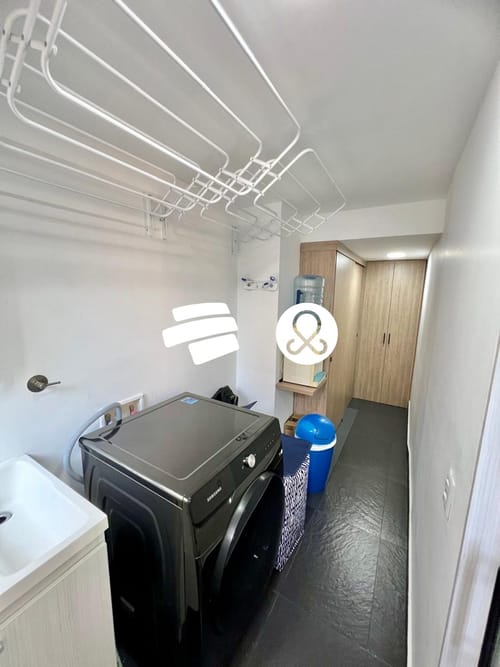 Apartamento de 2 alcobas en venta en El Poblado, Medellín, 162 m² · foto 21 de 22