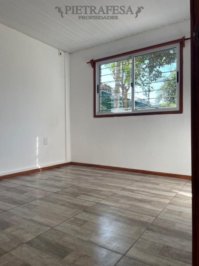 Cómoda y funcional casa en Parque Carrasco próximo a Av. De las Americas · Foto 10