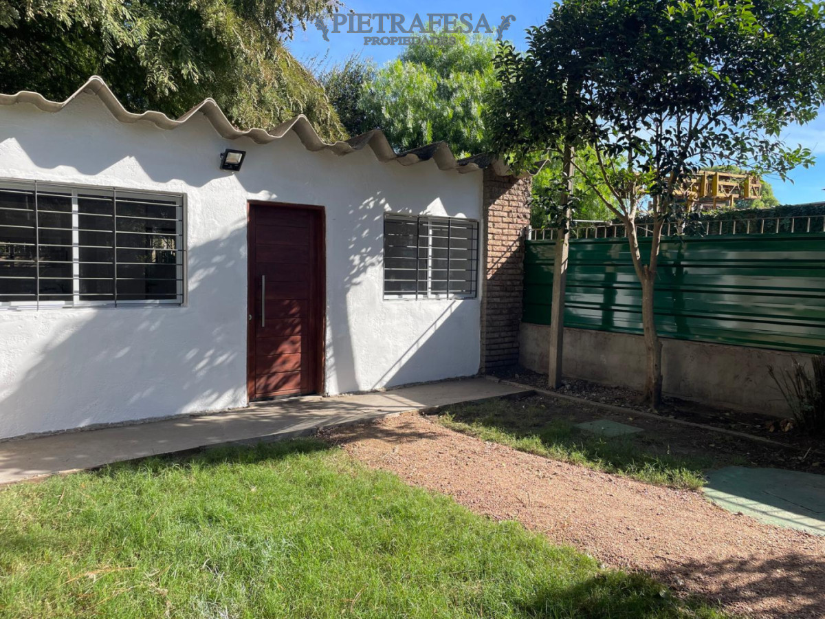 Cómoda y funcional casa en Parque Carrasco próximo a Av. De las Americas · Foto 3