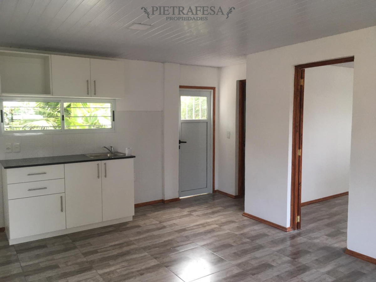 Cómoda y funcional casa en Parque Carrasco próximo a Av. De las Americas · Foto 5