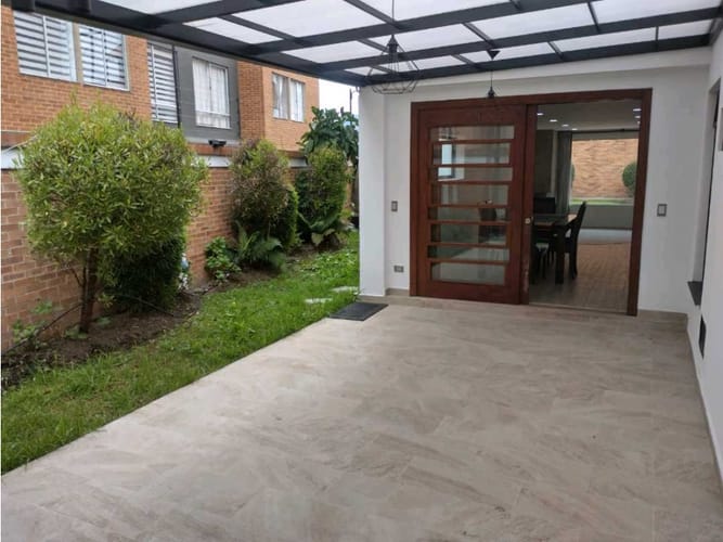 Casa de 4 alcobas en venta en El Estadio, Chía, 153 m² · foto 2 de 24
