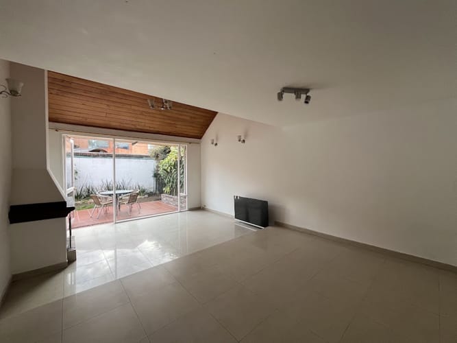 Casa de 4 alcobas en venta en San Jose De Bavaria, Bogotá, 145 m² · foto 2 de 24