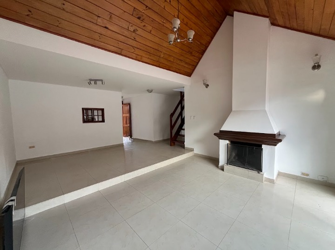 Casa de 4 alcobas en venta en San Jose De Bavaria, Bogotá, 145 m² · foto 4 de 24