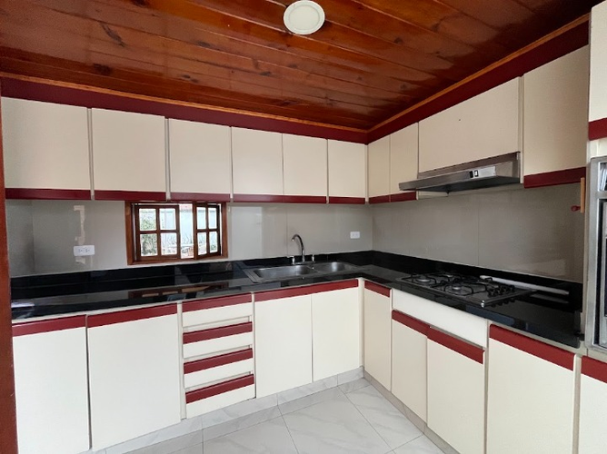 Casa de 4 alcobas en venta en San Jose De Bavaria, Bogotá, 145 m² · foto 5 de 24