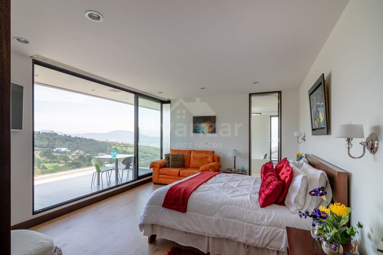 Casa de 4 alcobas en venta en Yerbabonita Bosque Nativo, Chía, 378 m² · foto 17 de 24