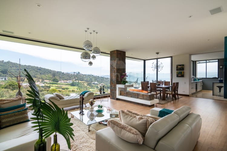 Casa de 4 alcobas en venta en Yerbabonita Bosque Nativo, Chía, 378 m² · foto 3 de 24