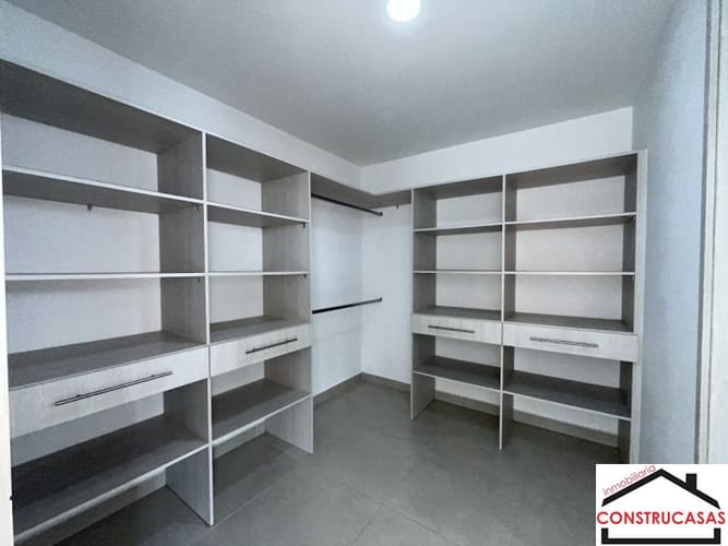 Apartamento de 3 alcobas en arriendo en Laureles Nogal, Medellín, 150 m² · foto 5 de 12