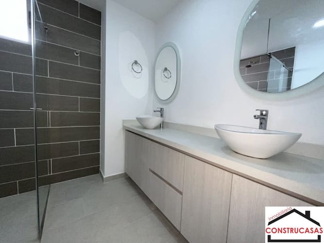 Apartamento de 3 alcobas en arriendo en Laureles Nogal, Medellín, 150 m² · foto 10 de 12