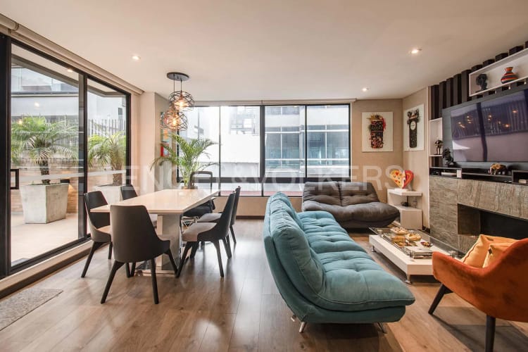 Apartamento de 2 alcobas en venta en Chicó Navarra, Bogotá, 113 m² · foto 2 de 16