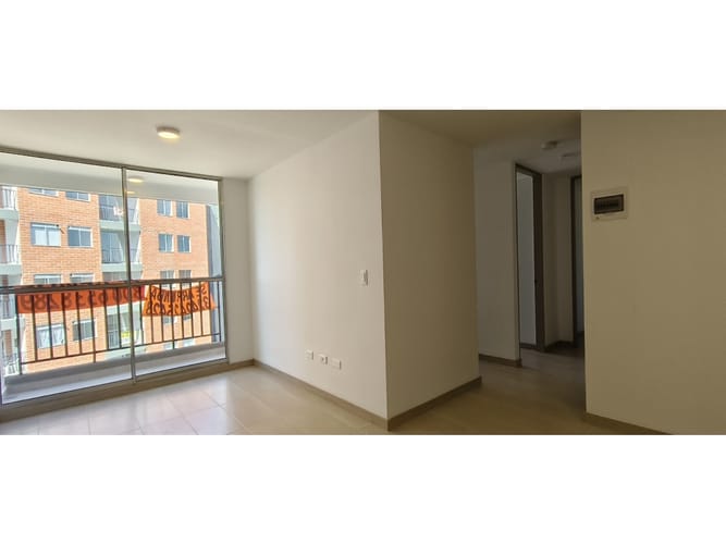 Local en arriendo en Llano Grande, Rionegro, 12 m² · foto 2 de 12