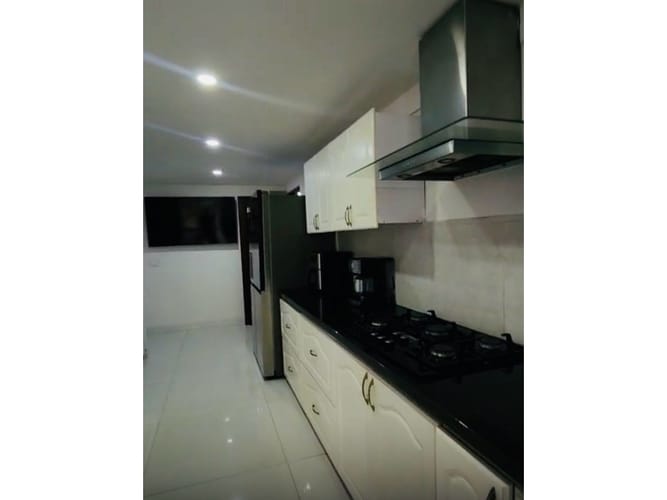 Apartamento de 3 alcobas en venta en San Lucas, Medellín, 230 m² · foto 5 de 19