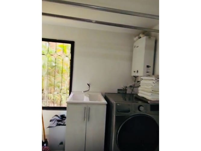 Apartamento de 3 alcobas en venta en San Lucas, Medellín, 230 m² · foto 6 de 19