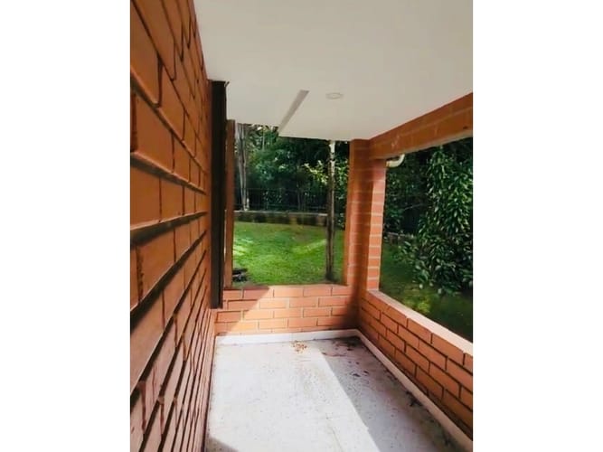 Apartamento de 3 alcobas en venta en San Lucas, Medellín, 230 m² · foto 7 de 19