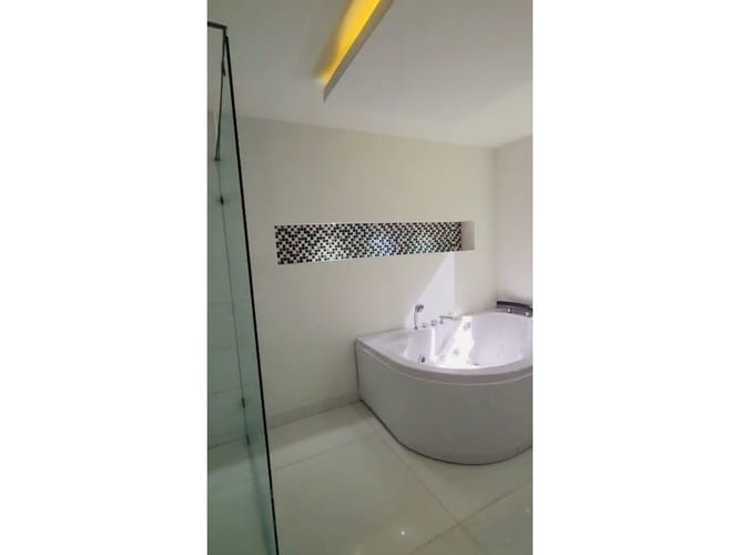 Apartamento de 3 alcobas en venta en San Lucas, Medellín, 230 m² · foto 9 de 19