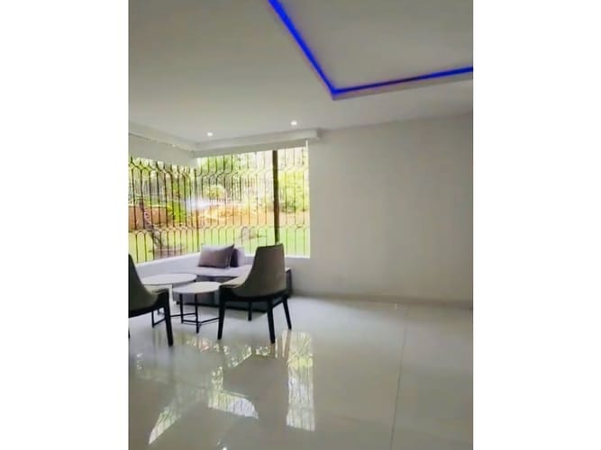 Apartamento de 3 alcobas en venta en San Lucas, Medellín, 230 m² · foto 10 de 19