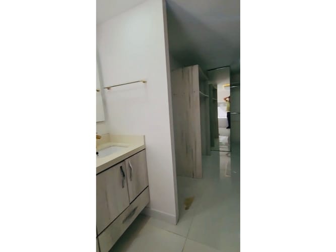 Apartamento de 3 alcobas en venta en San Lucas, Medellín, 230 m² · foto 12 de 19