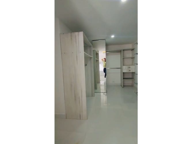Apartamento de 3 alcobas en venta en San Lucas, Medellín, 230 m² · foto 13 de 19