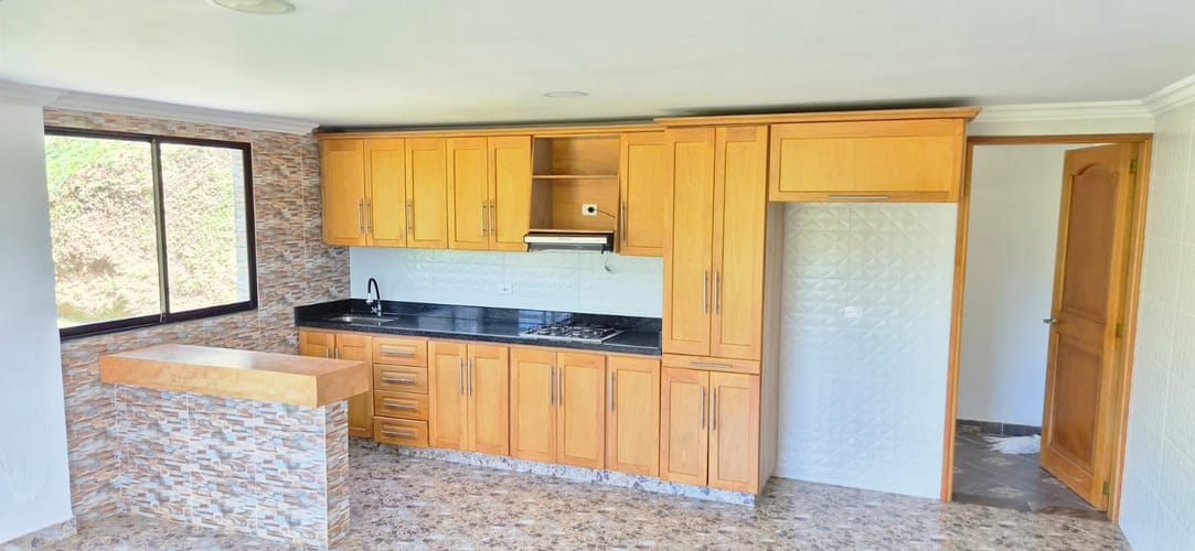 Casa de 5 alcobas en venta en Altavista Central, Medellín, 200 m² · foto 4 de 14