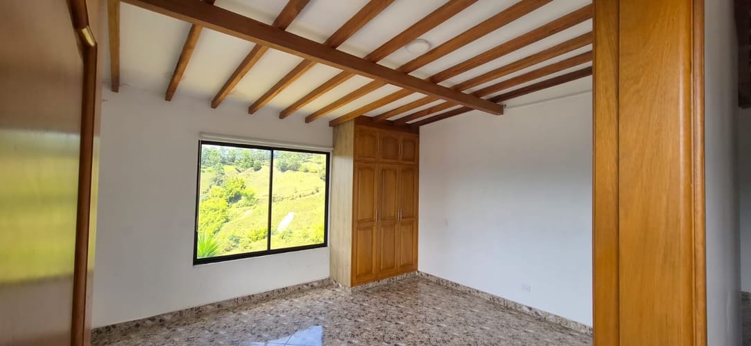 Casa de 5 alcobas en venta en Altavista Central, Medellín, 200 m² · foto 8 de 14