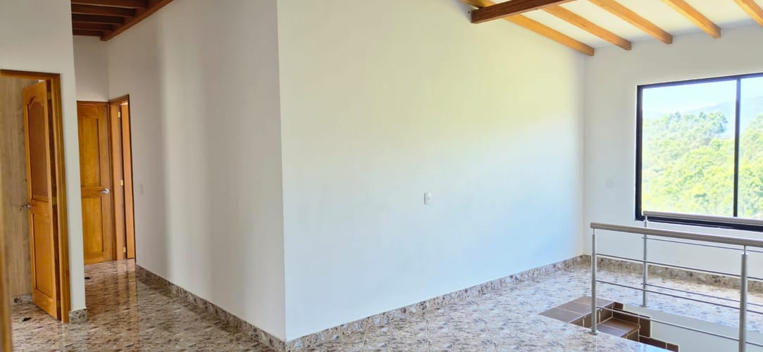 Casa de 5 alcobas en venta en Altavista Central, Medellín, 200 m² · foto 11 de 14