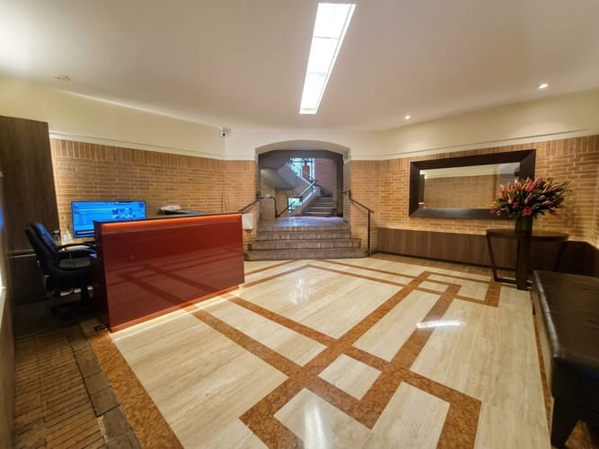 Apartamento de 4 alcobas en venta en Los Rosales, Bogotá, 287 m² · foto 23 de 24
