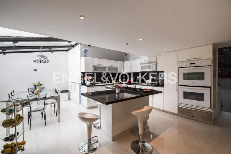 Casa de 4 alcobas en venta en Chapinero, Bogotá, 421 m² · foto 9 de 20
