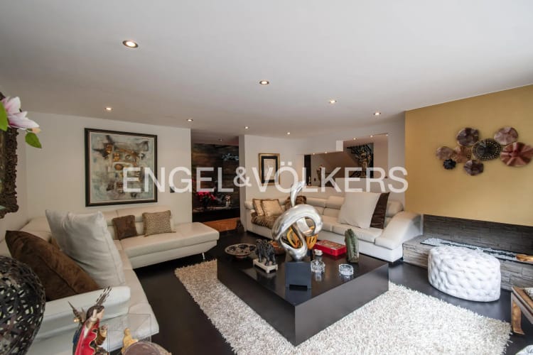 Casa de 4 alcobas en venta en Chapinero, Bogotá, 421 m² · foto 2 de 20
