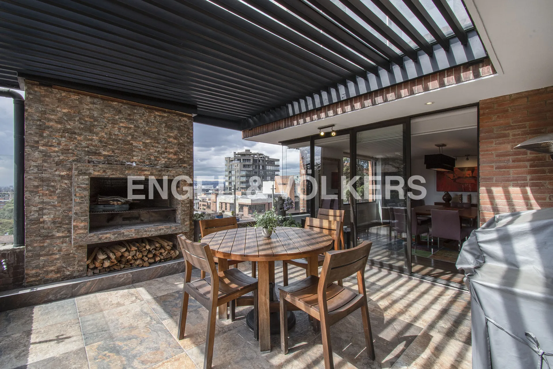 Apartamento en venta en Los Rosales, Bogotá · foto 3 de 23