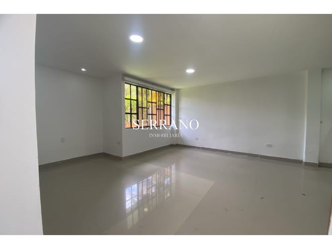 Casa de 4 alcobas en venta en Hacienda La Meseta, Girón, 320 m² · foto 3 de 24