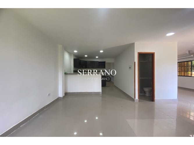 Casa de 4 alcobas en venta en Hacienda La Meseta, Girón, 320 m² · foto 4 de 24