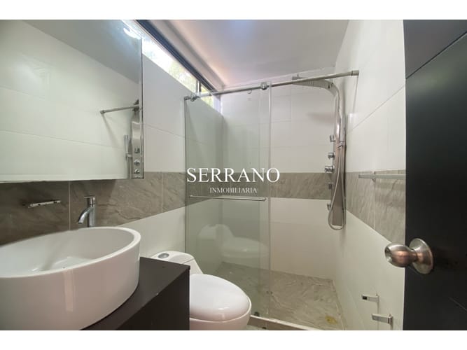 Casa de 4 alcobas en venta en Hacienda La Meseta, Girón, 320 m² · foto 12 de 24