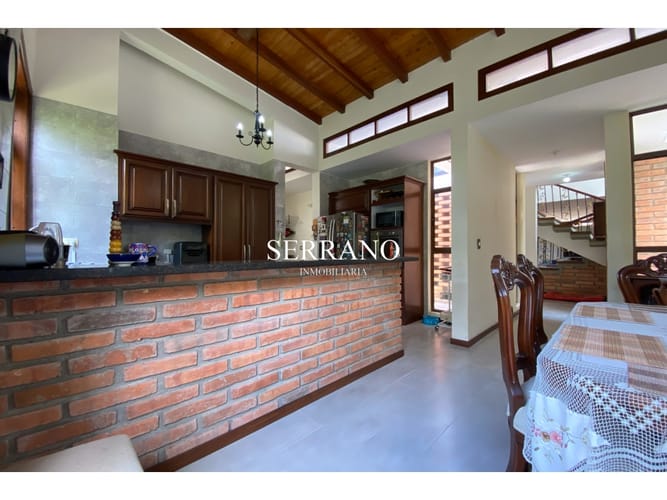 Casa de 5 alcobas en venta en La Españolita, Piedecuesta, 418 m² · foto 6 de 24