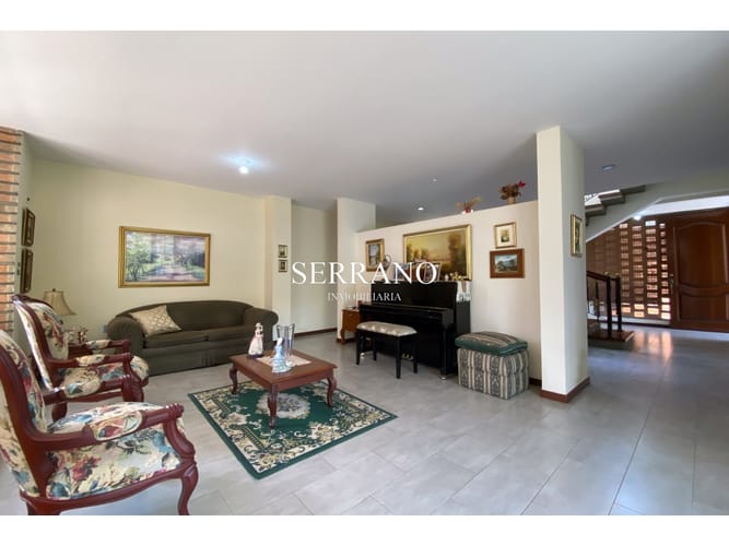 Casa de 5 alcobas en venta en La Españolita, Piedecuesta, 418 m² · foto 11 de 24