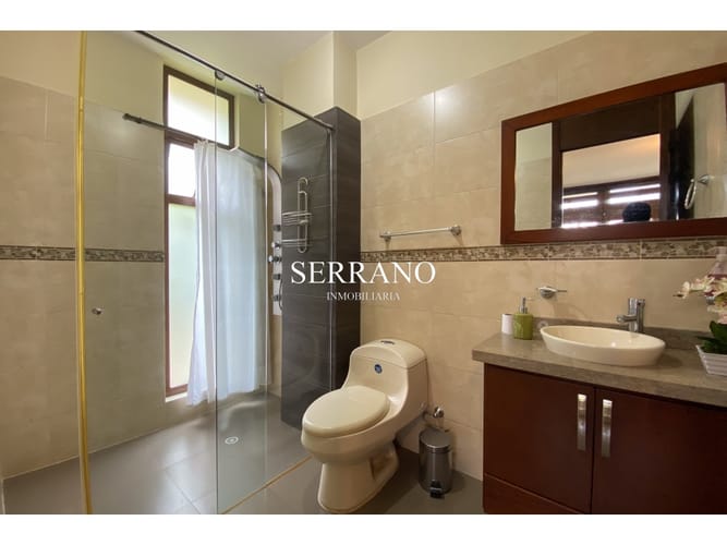 Casa de 5 alcobas en venta en La Españolita, Piedecuesta, 418 m² · foto 19 de 24