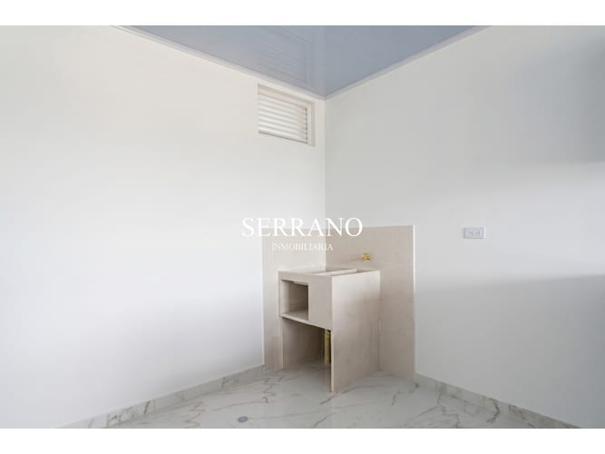 Apartamento de 3 alcobas en venta en El Poblado, Girón, 57 m² · foto 5 de 8