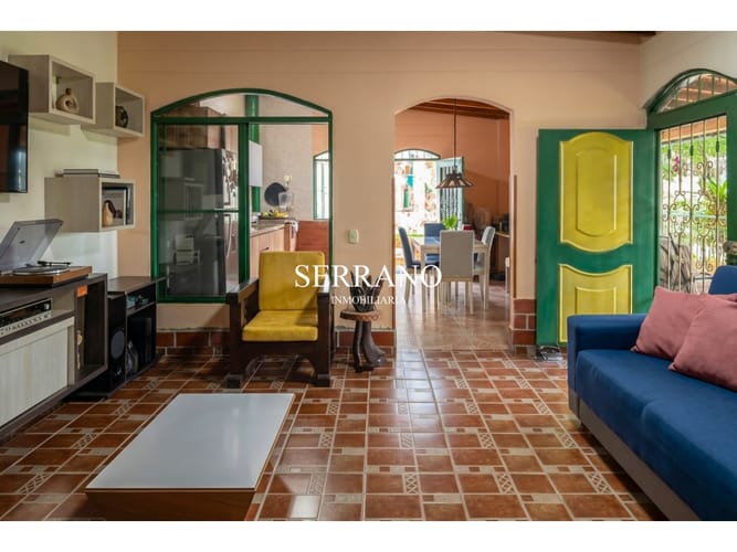 Casa de 3 alcobas en venta en Ruitoque Bajo, Girón, 250 m² · foto 2 de 10