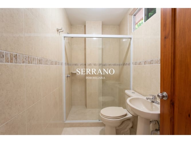 Casa de 4 alcobas en venta en Guayanas, Floridablanca, 397 m² · foto 10 de 17