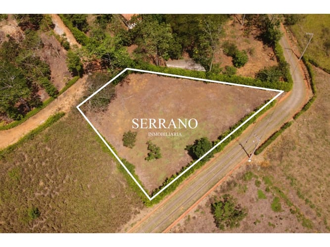 Lote en venta en Chocoita, Girón, 1600 m² · foto 2 de 12