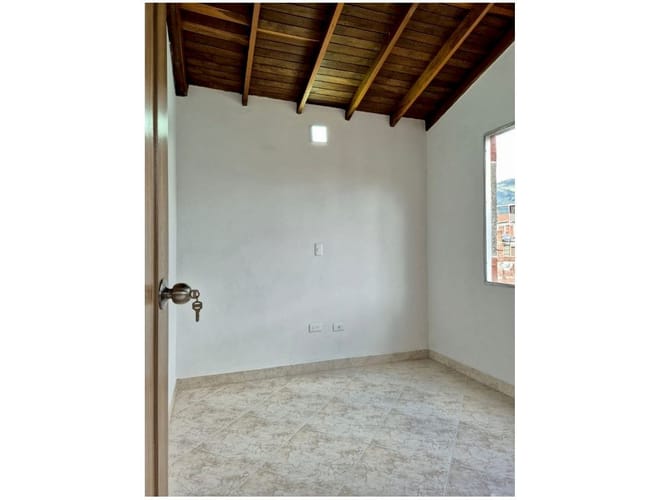 Apartamento de 3 alcobas en venta en Centro, Bello, 65 m² · foto 10 de 13