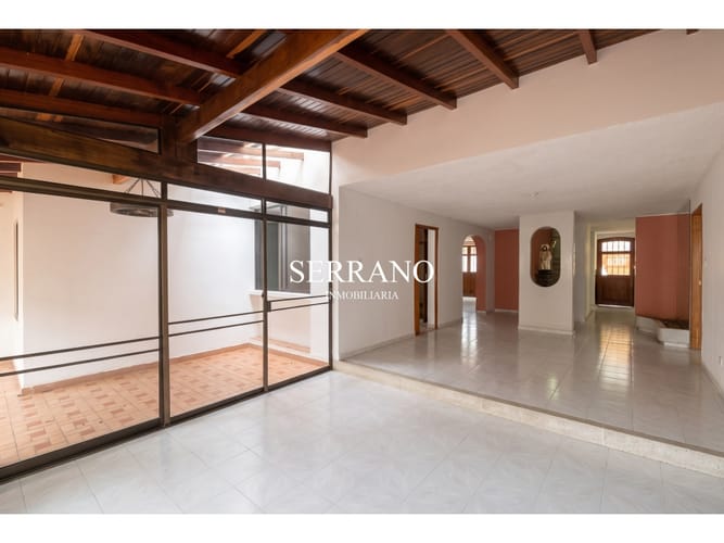 Casa de 6 alcobas en venta en Los Pinos, Bucaramanga, 365 m² · foto 10 de 14