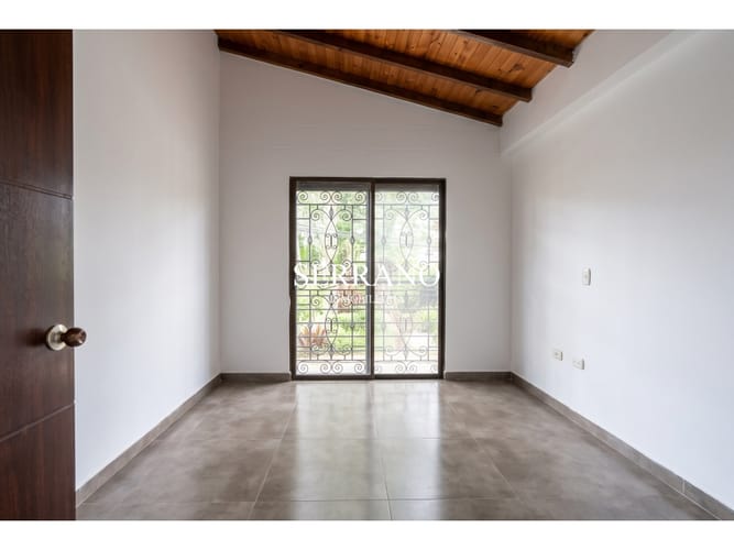 Casa de 5 alcobas en venta en Divino Niño, Piedecuesta, 110 m² · foto 9 de 13