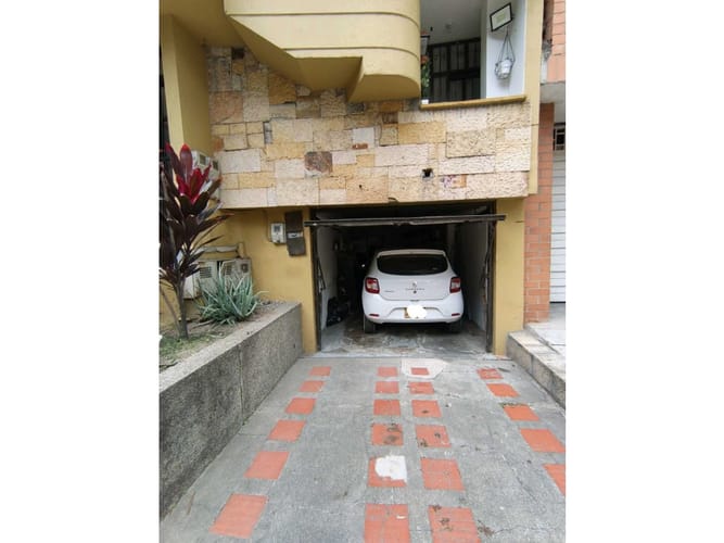 Casa de 5 alcobas en venta en Calasanz, Medellín, 175 m² · foto 5 de 17