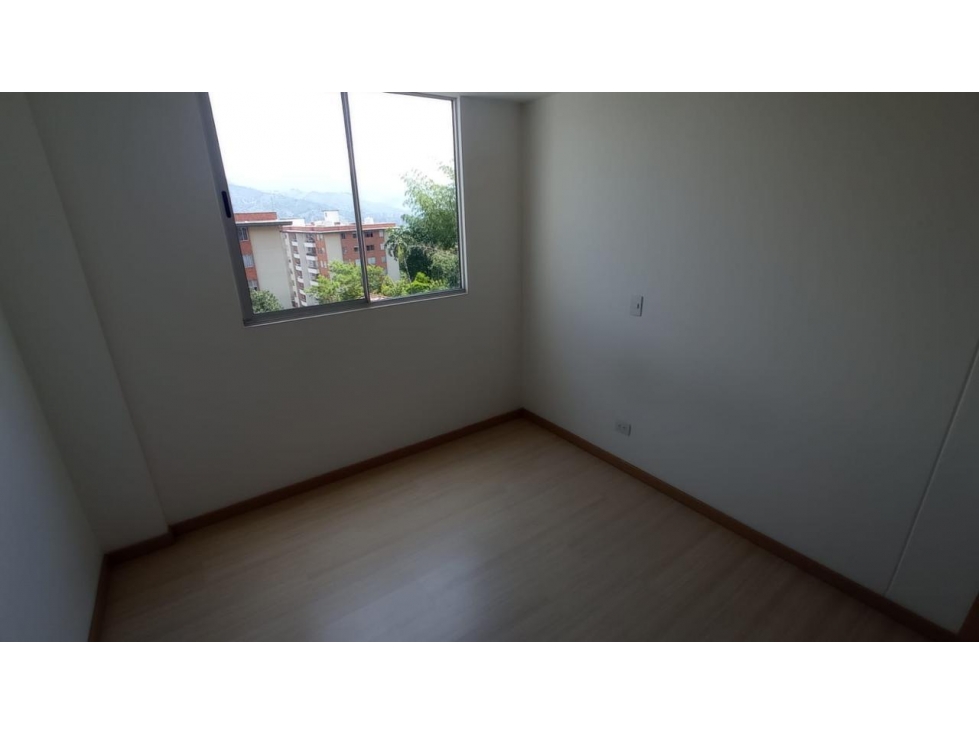 Apartamento en arriendo en El Esmeraldal, Envigado · foto 4 de 11